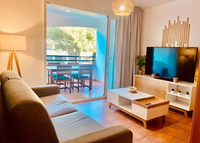 En Bord De Avec Piscine